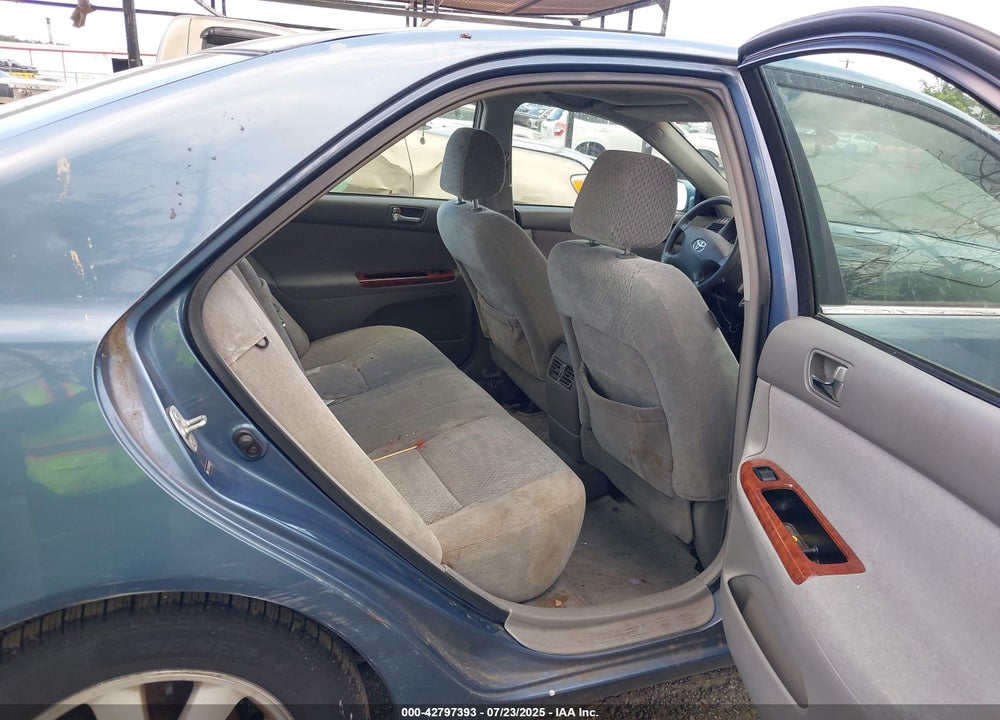 2004 TOYOTA CAMRY XLE VIN: 4T1BE30K64U844244