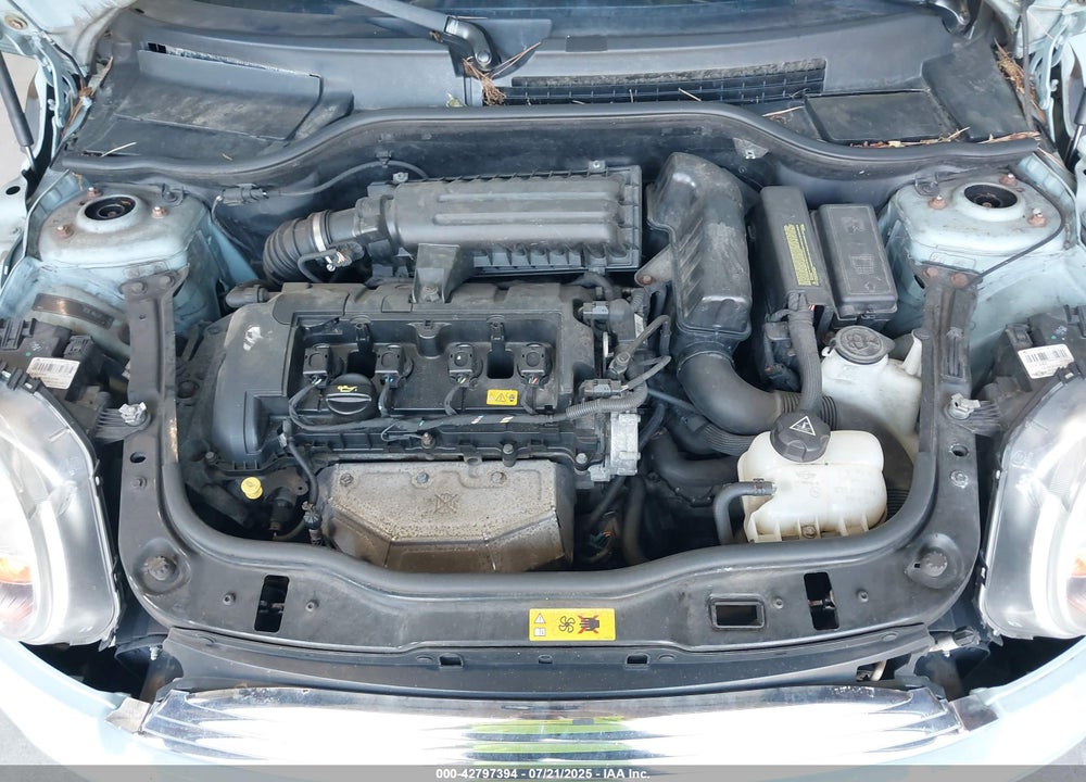 2012 MINI COOPER VIN: WMWSU3C50CT257231