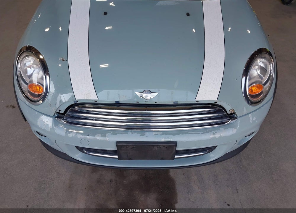 2012 MINI COOPER VIN: WMWSU3C50CT257231