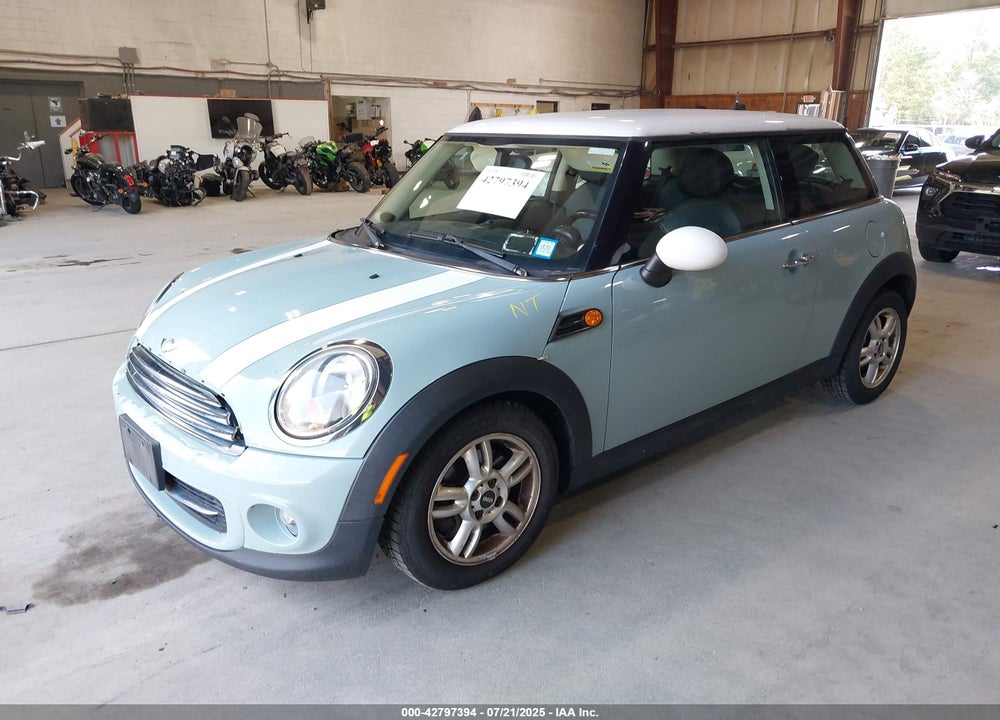 2012 MINI COOPER VIN: WMWSU3C50CT257231