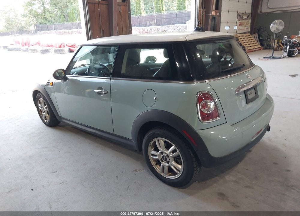 2012 MINI COOPER VIN: WMWSU3C50CT257231