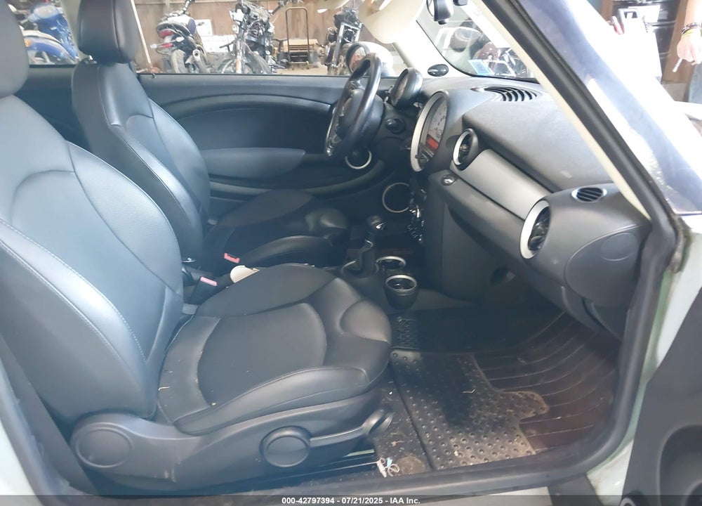 2012 MINI COOPER VIN: WMWSU3C50CT257231