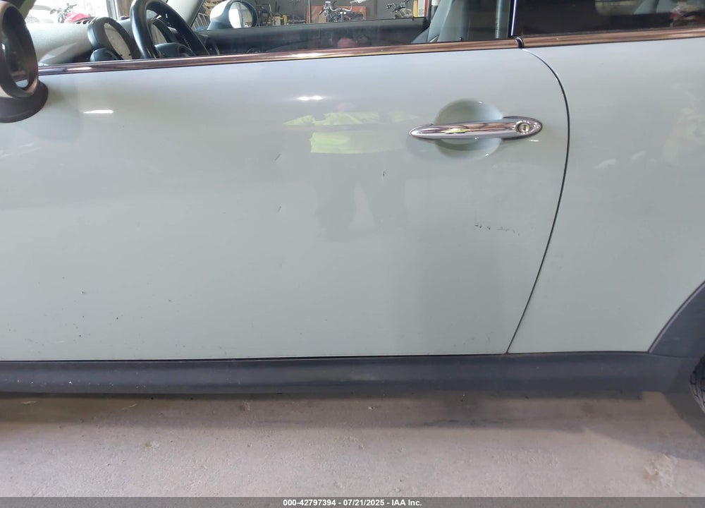2012 MINI COOPER VIN: WMWSU3C50CT257231
