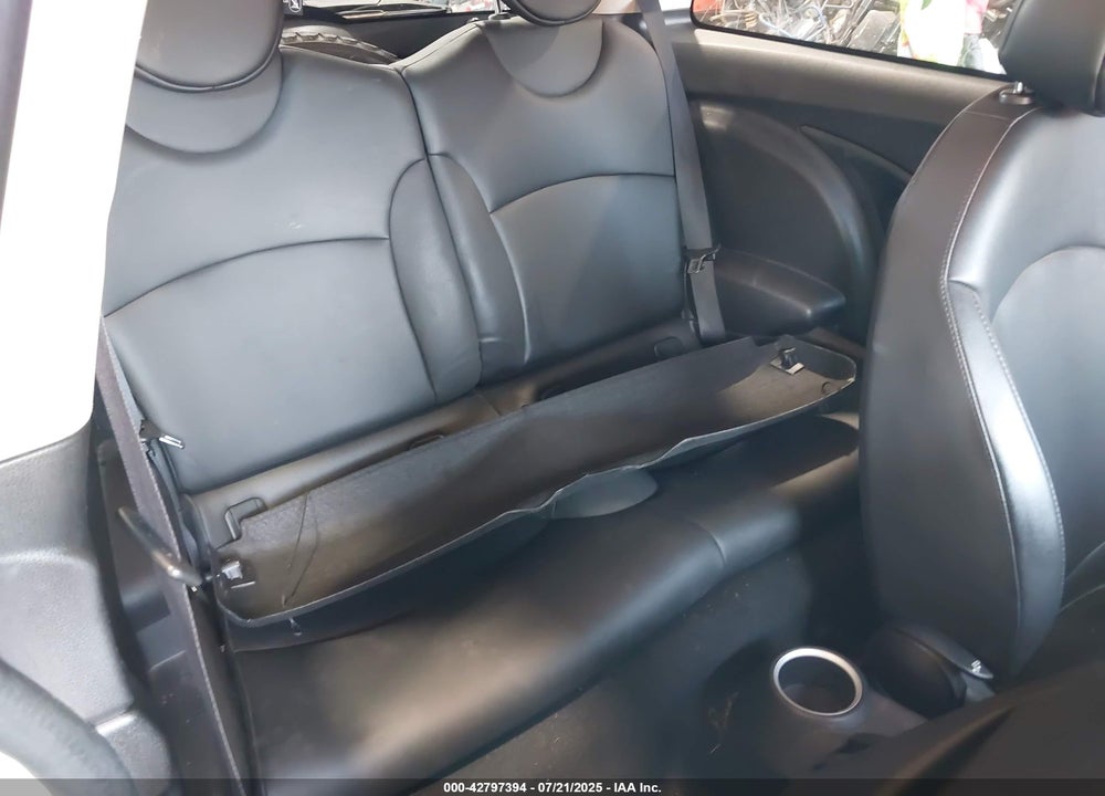 2012 MINI COOPER VIN: WMWSU3C50CT257231