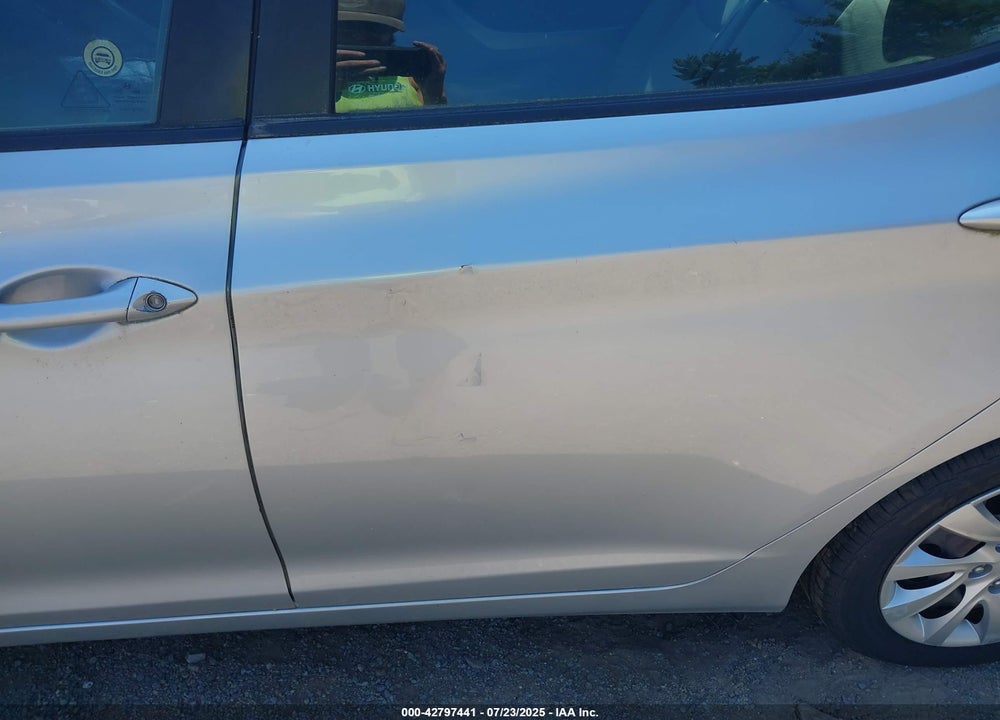 2012 HYUNDAI ELANTRA VIN: 5NPDH4AE4CH066974