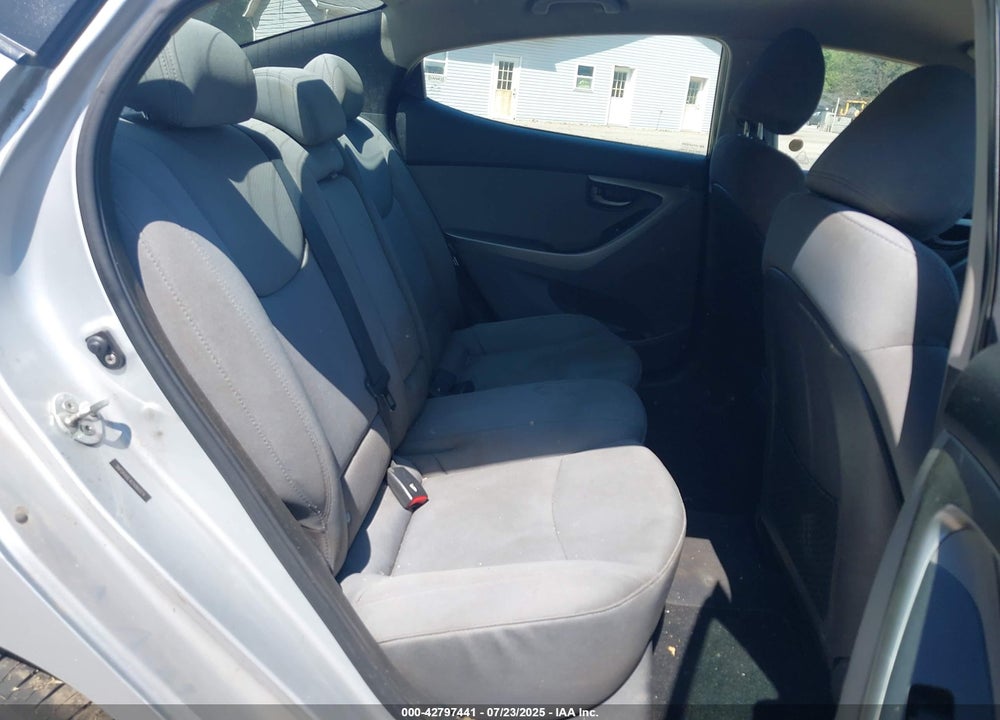 2012 HYUNDAI ELANTRA VIN: 5NPDH4AE4CH066974