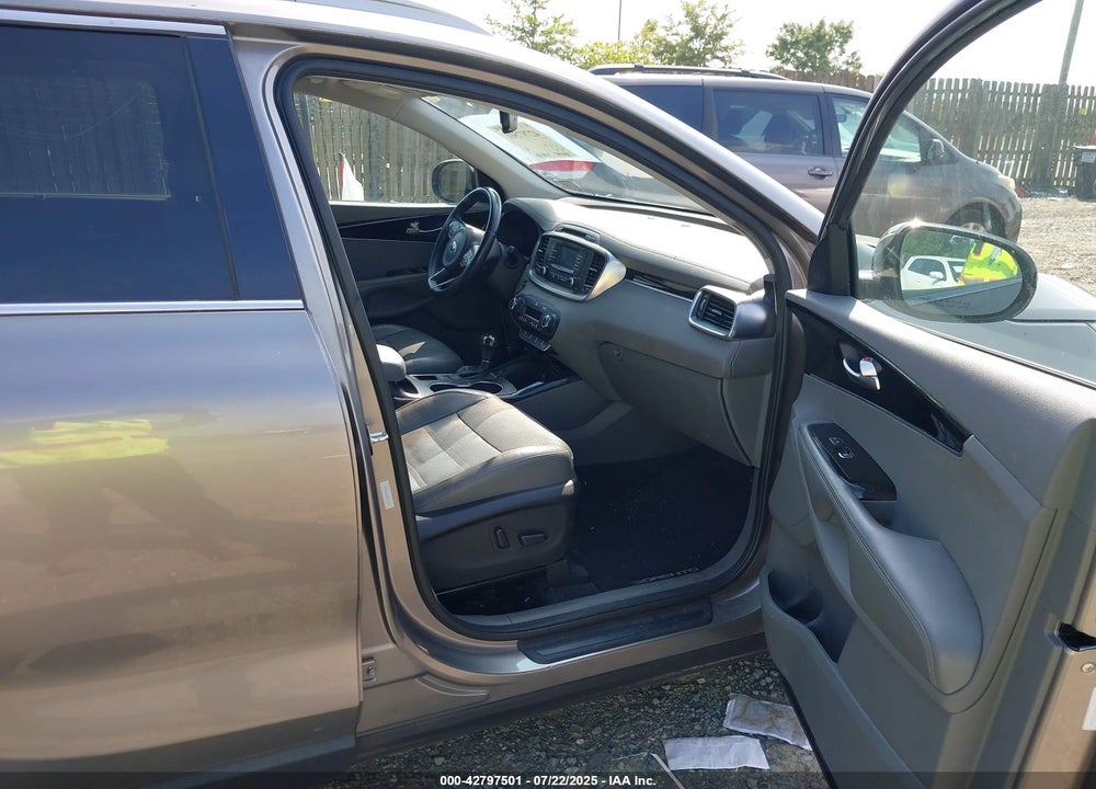 2016 KIA SORENTO VIN: 5XYPHDA54GG163134