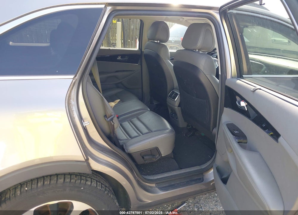 2016 KIA SORENTO VIN: 5XYPHDA54GG163134