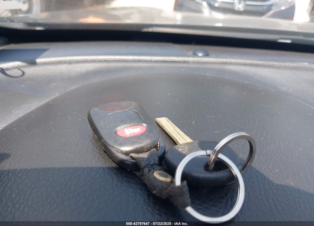 2013 KIA SORENTO VIN: 5XYKT3A19DG381288