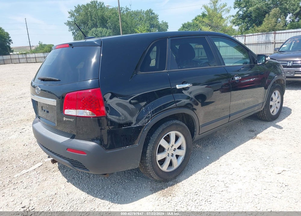 2013 KIA SORENTO VIN: 5XYKT3A19DG381288