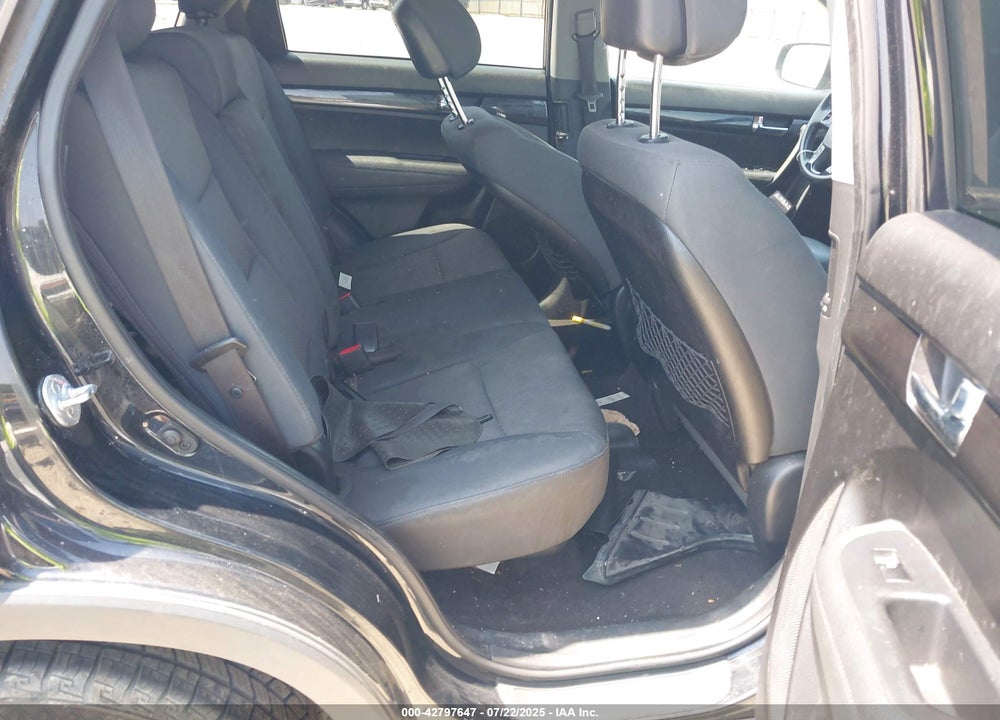 2013 KIA SORENTO VIN: 5XYKT3A19DG381288