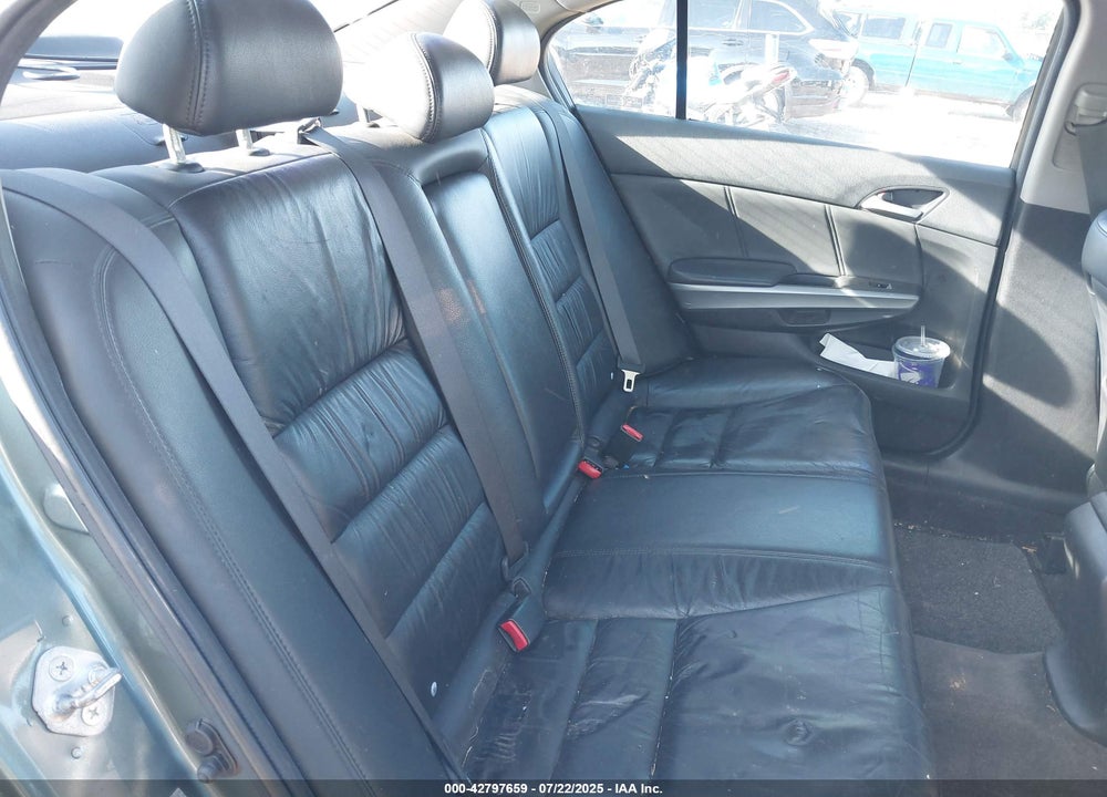 2008 HONDA ACCORD VIN: 1HGCP36818A018585