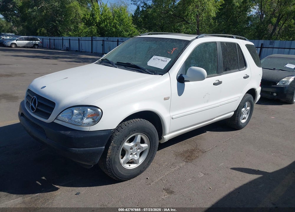 2000 MERCEDES-BENZ ML 320 VIN: 4JGAB54E4YA162491