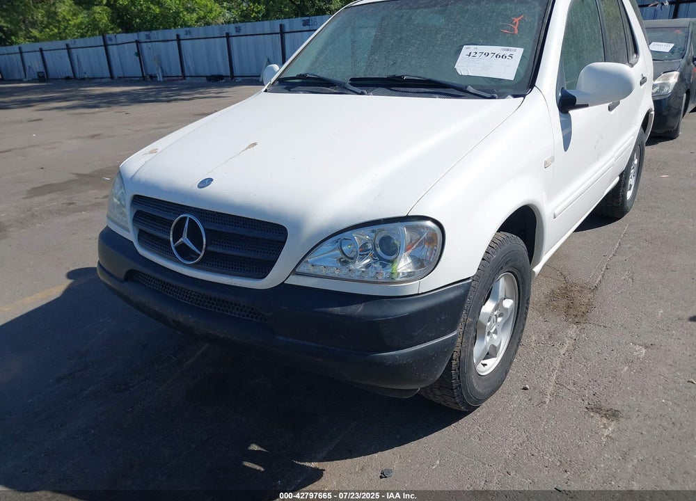 2000 MERCEDES-BENZ ML 320 VIN: 4JGAB54E4YA162491