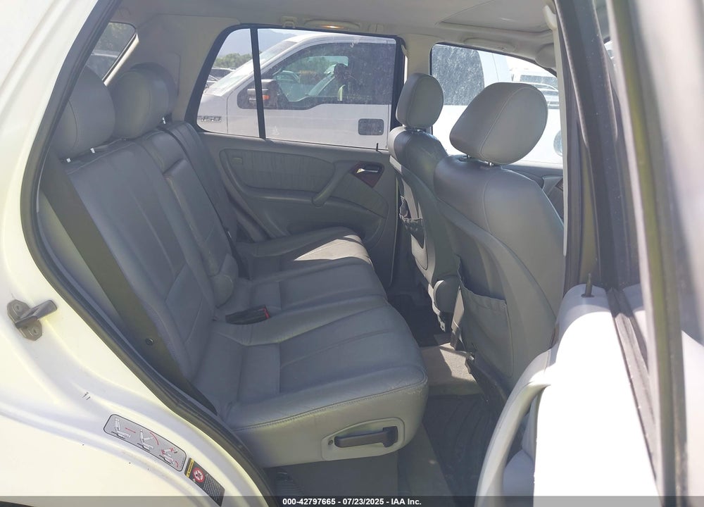 2000 MERCEDES-BENZ ML 320 VIN: 4JGAB54E4YA162491