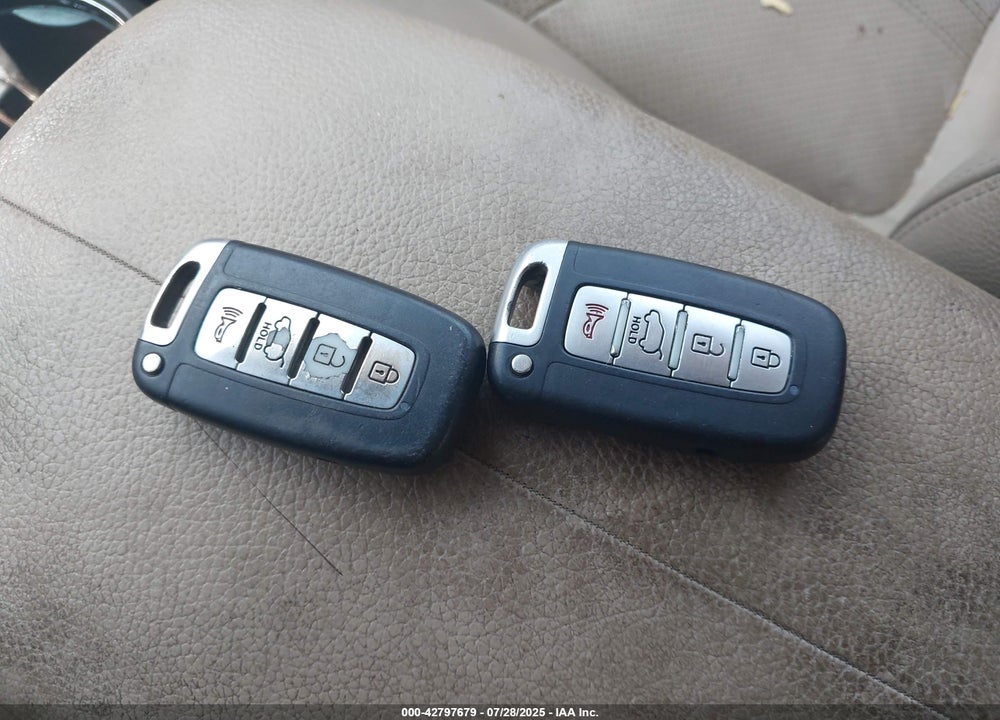 2011 KIA SORENTO EX V6 VIN: 5XYKU4A26BG081684
