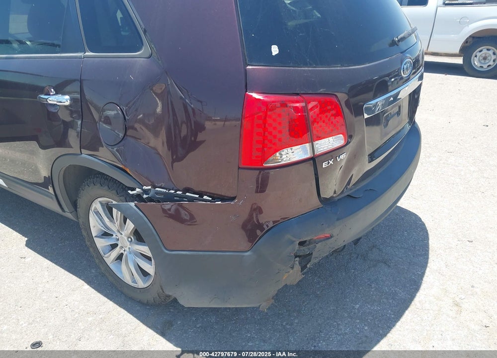 2011 KIA SORENTO EX V6 VIN: 5XYKU4A26BG081684