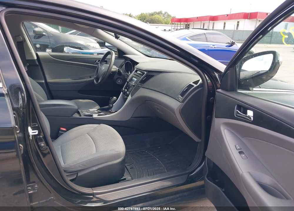2014 HYUNDAI SONATA GLS VIN: 5NPEB4AC4EH944412