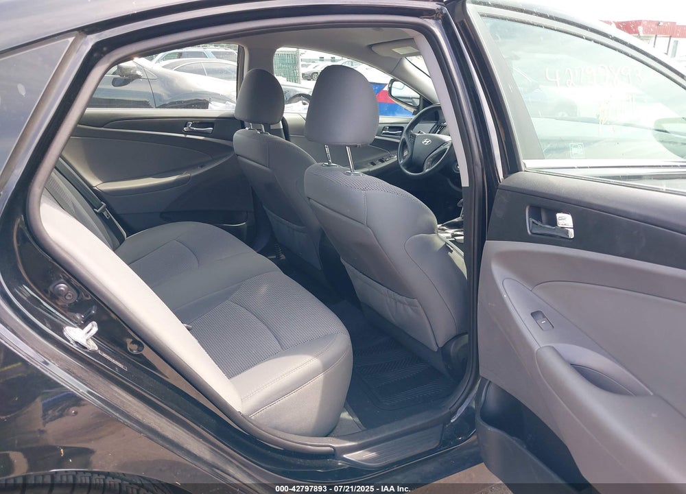 2014 HYUNDAI SONATA GLS VIN: 5NPEB4AC4EH944412