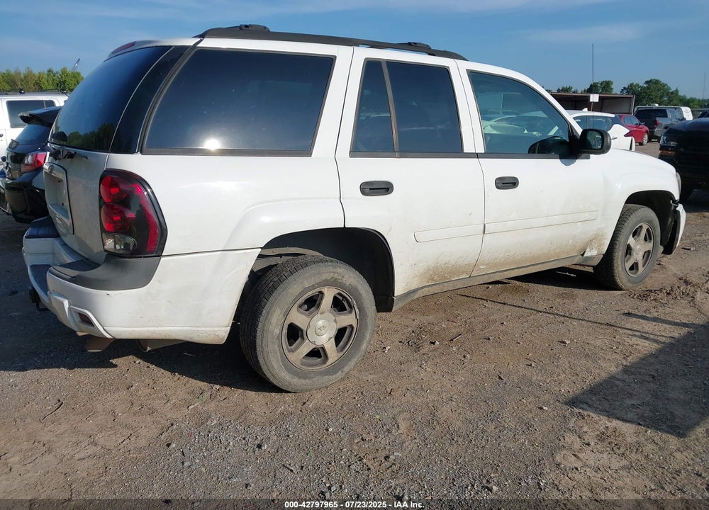 2006 CHEVROLET TRAILBLAZER LS VIN: 1GNDS13SX62269206