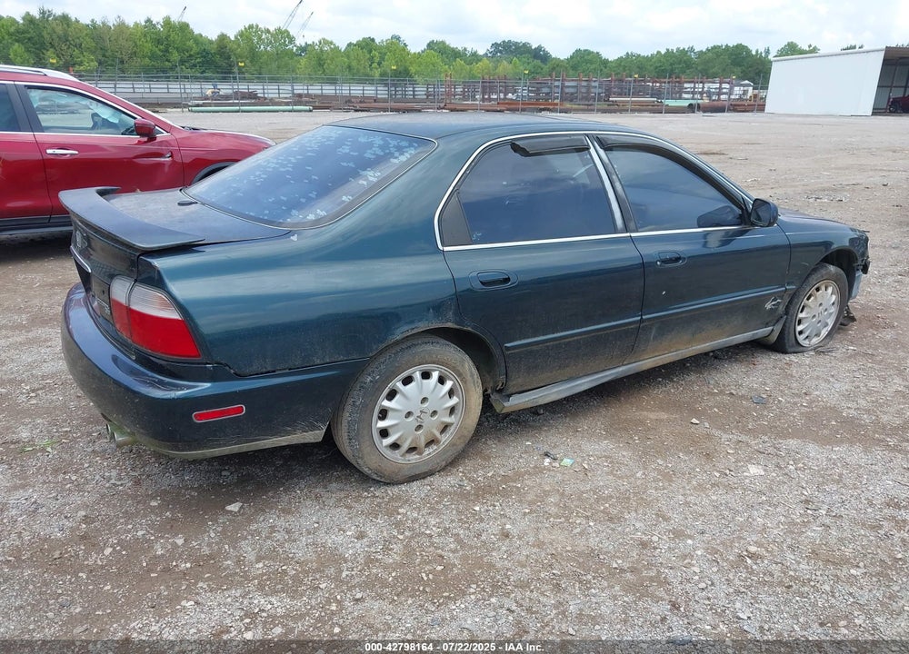 1996 HONDA ACCORD EX/EX-R VIN: 1HGCD5559TA173583