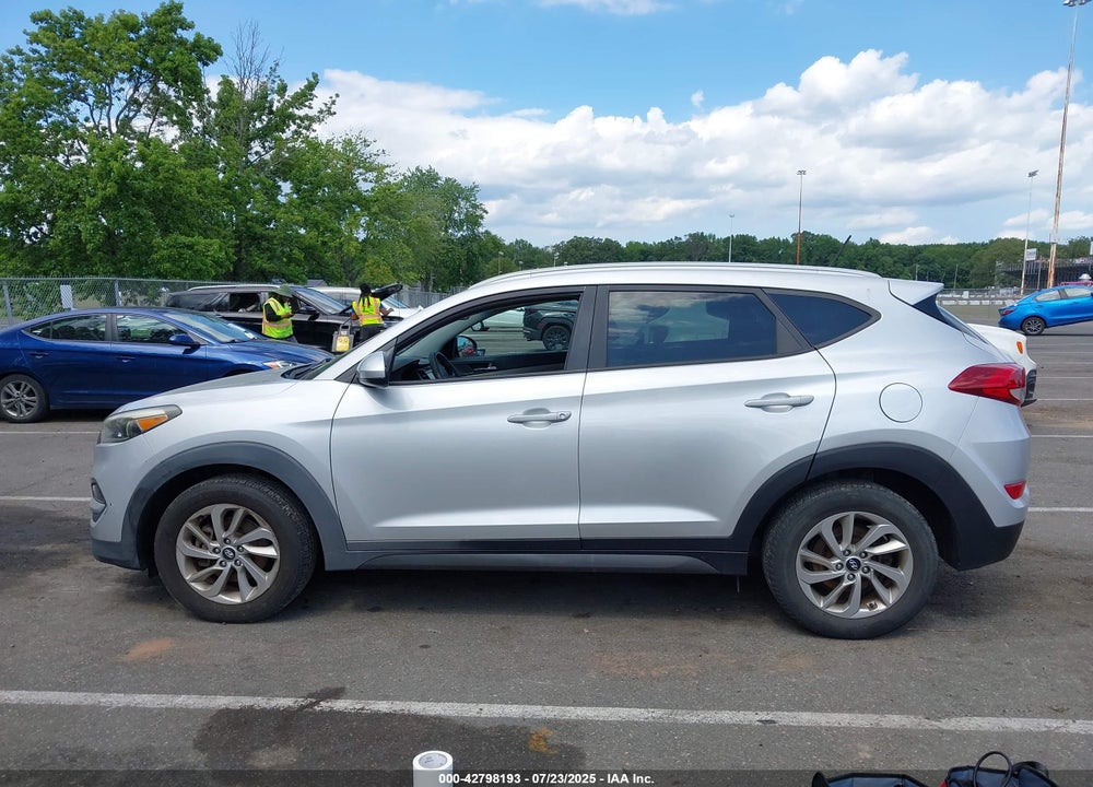 2016 HYUNDAI TUCSON SE VIN: KM8J3CA4XGU088777