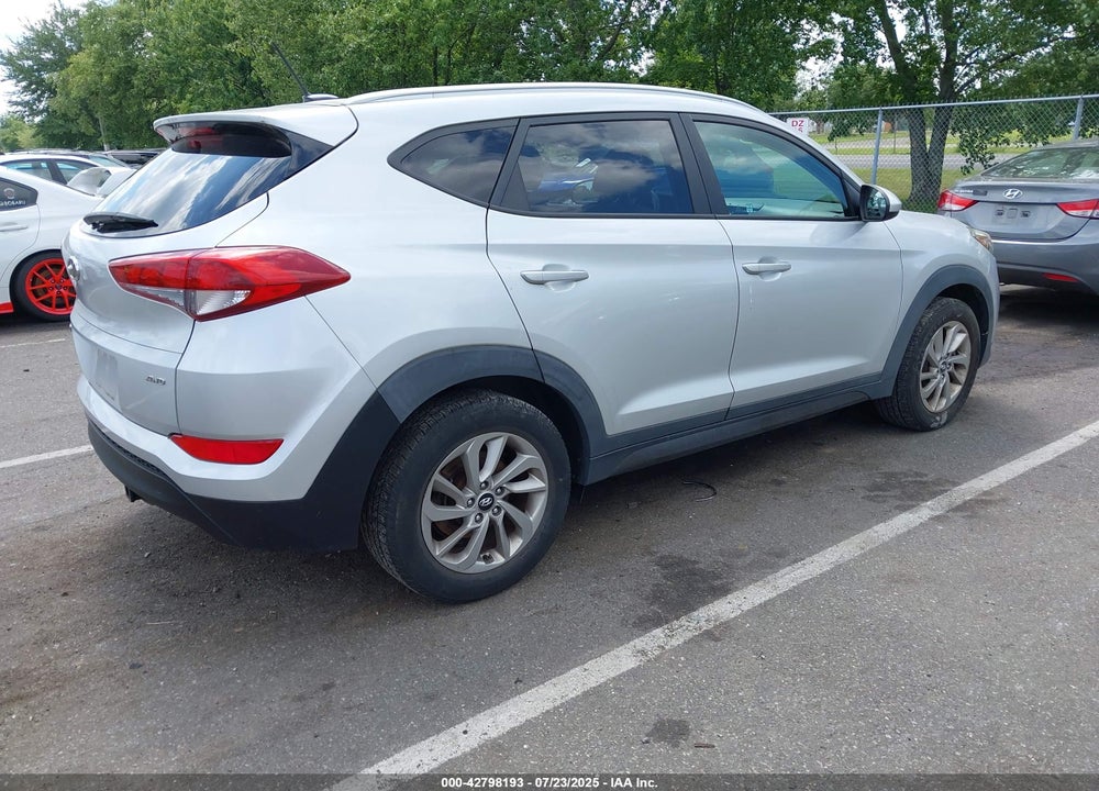2016 HYUNDAI TUCSON SE VIN: KM8J3CA4XGU088777