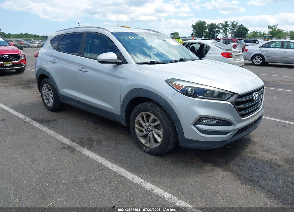 2016 HYUNDAI TUCSON SE VIN: KM8J3CA4XGU088777
