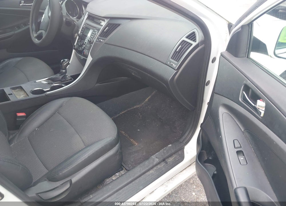 2011 HYUNDAI SONATA VIN: 5NPEC4AC1BH258837