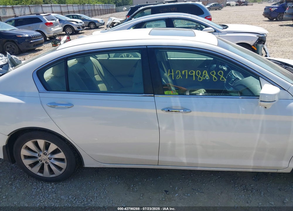 2013 HONDA ACCORD VIN: 1HGCR2F80DA059059