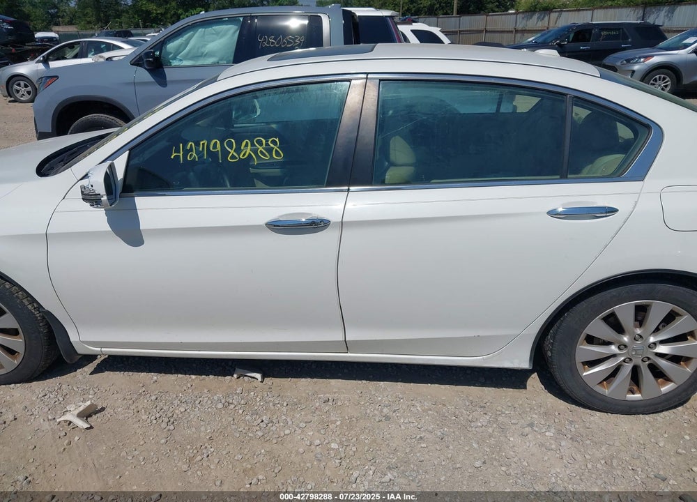2013 HONDA ACCORD VIN: 1HGCR2F80DA059059
