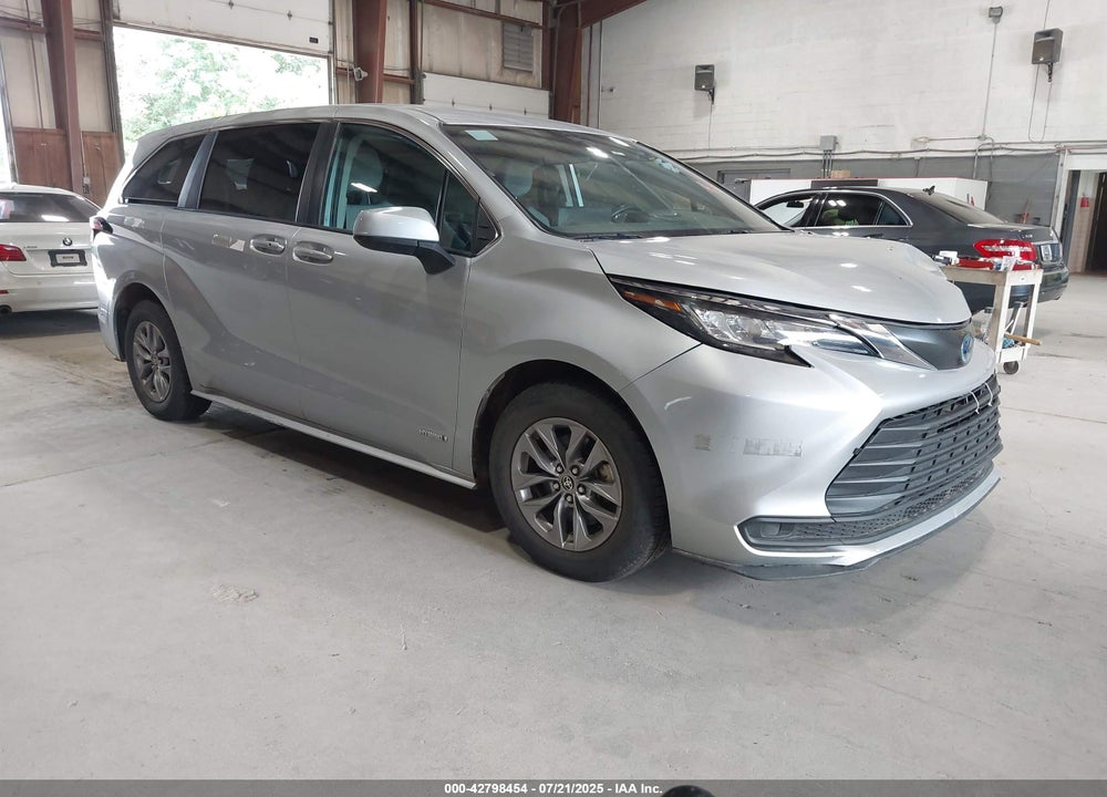 2021 TOYOTA SIENNA LE VIN: 5TDKSKFC7MS036285