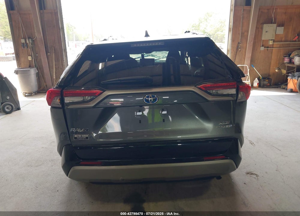 2022 TOYOTA RAV4 HYBRID VIN: 4T3E6RFV4NU092518