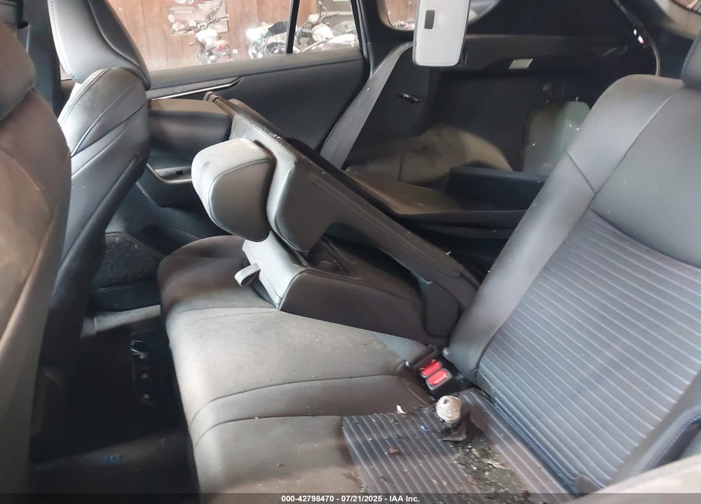 2022 TOYOTA RAV4 HYBRID VIN: 4T3E6RFV4NU092518