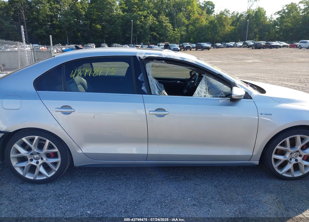 2014 VOLKSWAGEN JETTA VIN: 3VW4T7AJ8EM258972