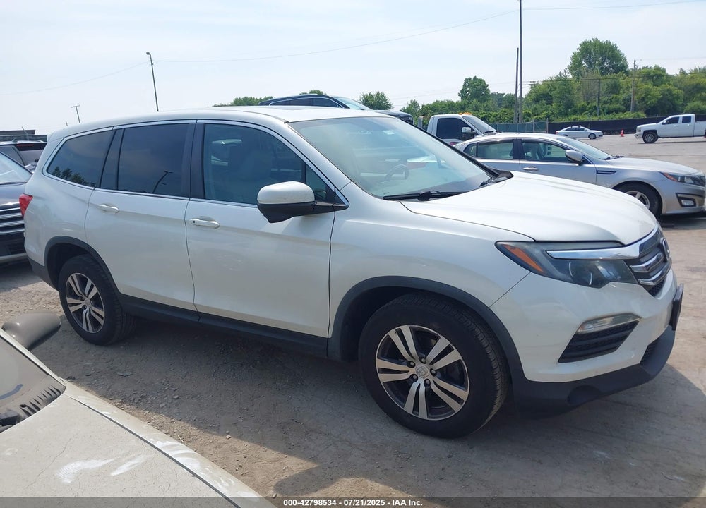 2017 HONDA PILOT VIN: 5FNYF6H5XHB005014