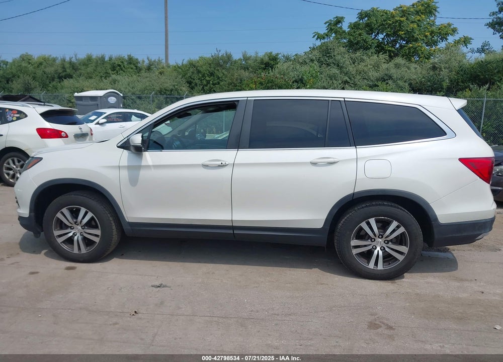 2017 HONDA PILOT VIN: 5FNYF6H5XHB005014