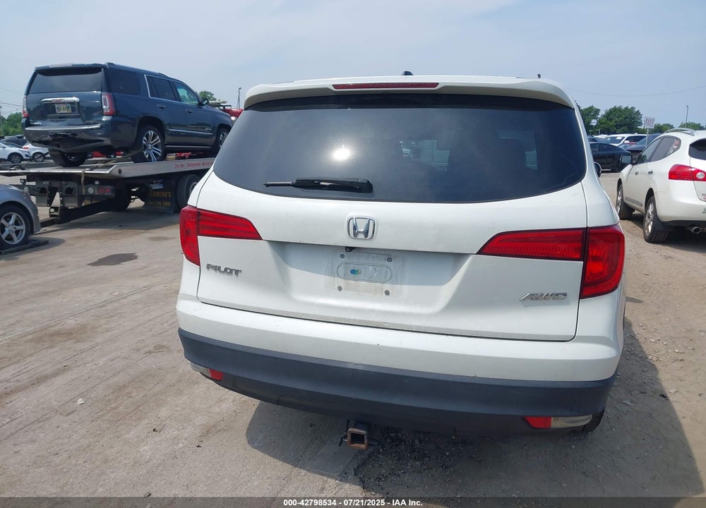 2017 HONDA PILOT VIN: 5FNYF6H5XHB005014