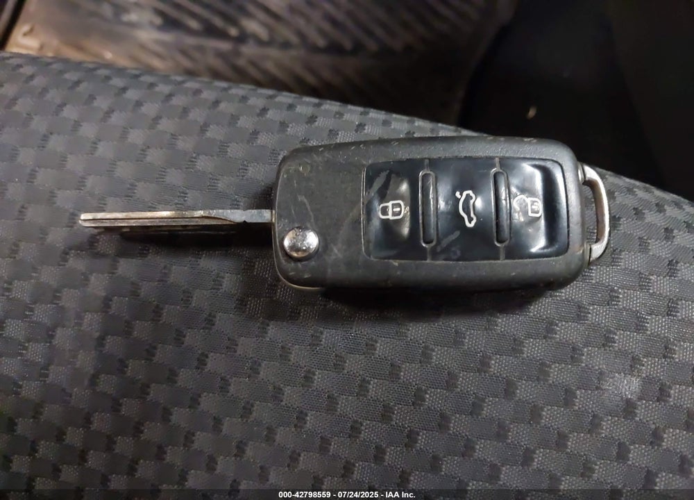 2011 VOLKSWAGEN JETTA VIN: 3VW2K7AJ4BM366429