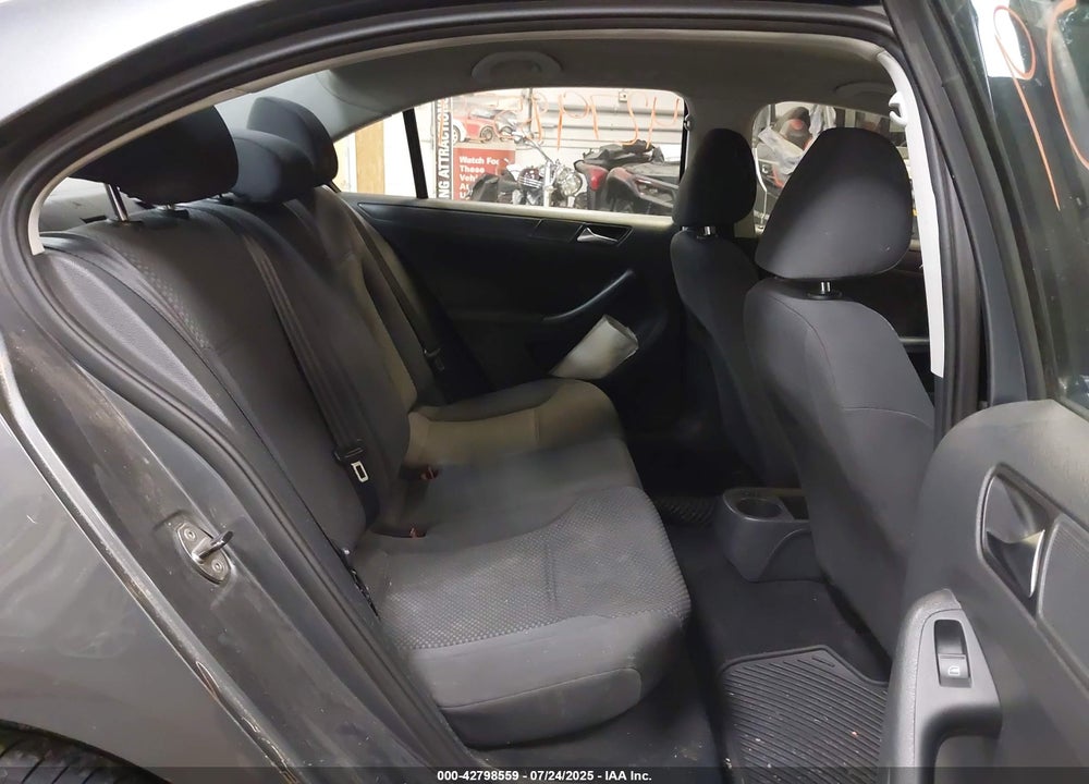 2011 VOLKSWAGEN JETTA VIN: 3VW2K7AJ4BM366429