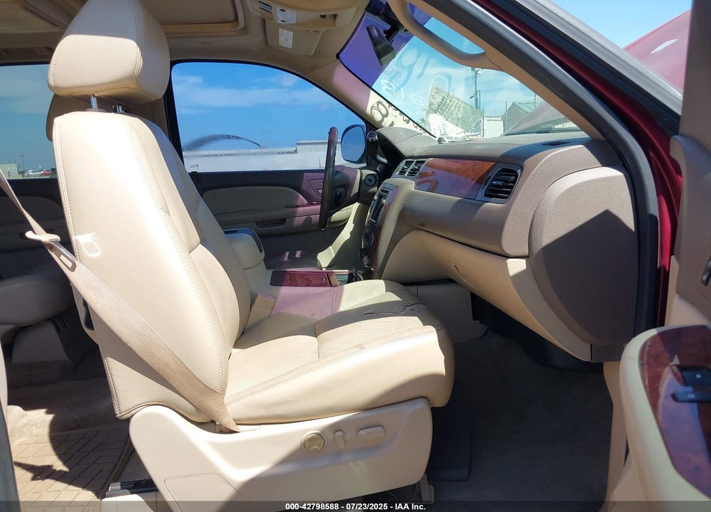 2009 CHEVROLET TAHOE VIN: 1GNFC33249R112218