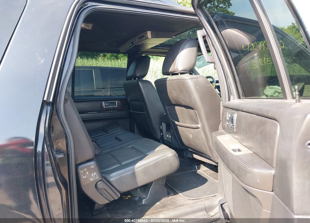 2010 LINCOLN NAVIGATOR L VIN: 5LMJJ3J50AEJ10105