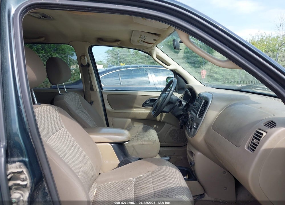 2004 FORD ESCAPE XLT VIN: 1FMYU93124DA08711
