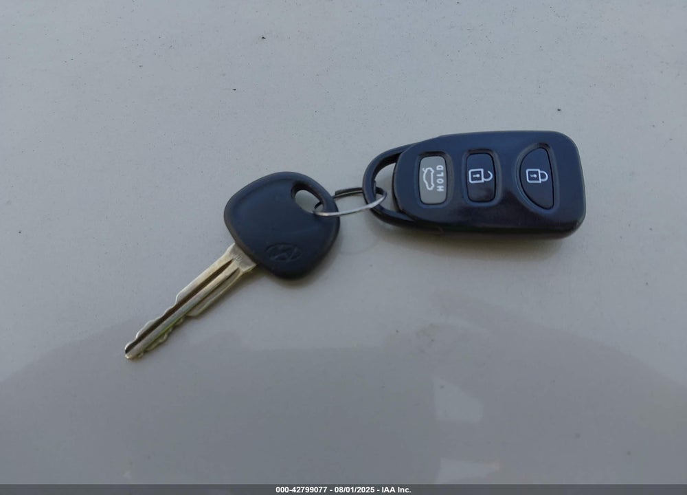 2010 HYUNDAI ELANTRA GLS VIN: KMHDU4AD1AU040544