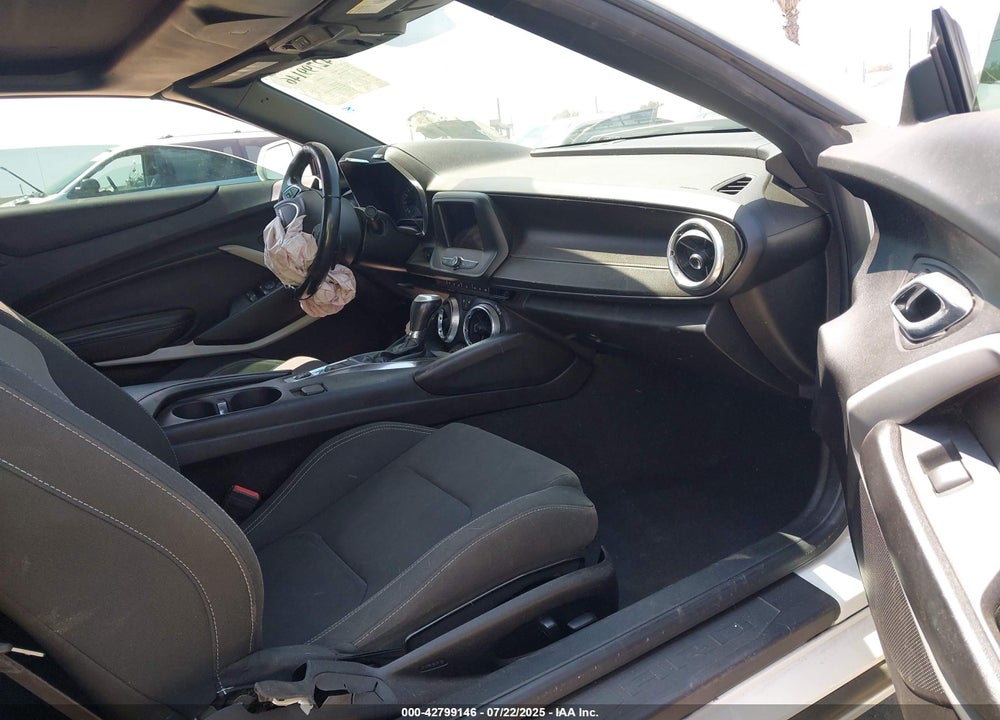 2019 CHEVROLET CAMARO VIN: 1G1FB3DX9K0140041