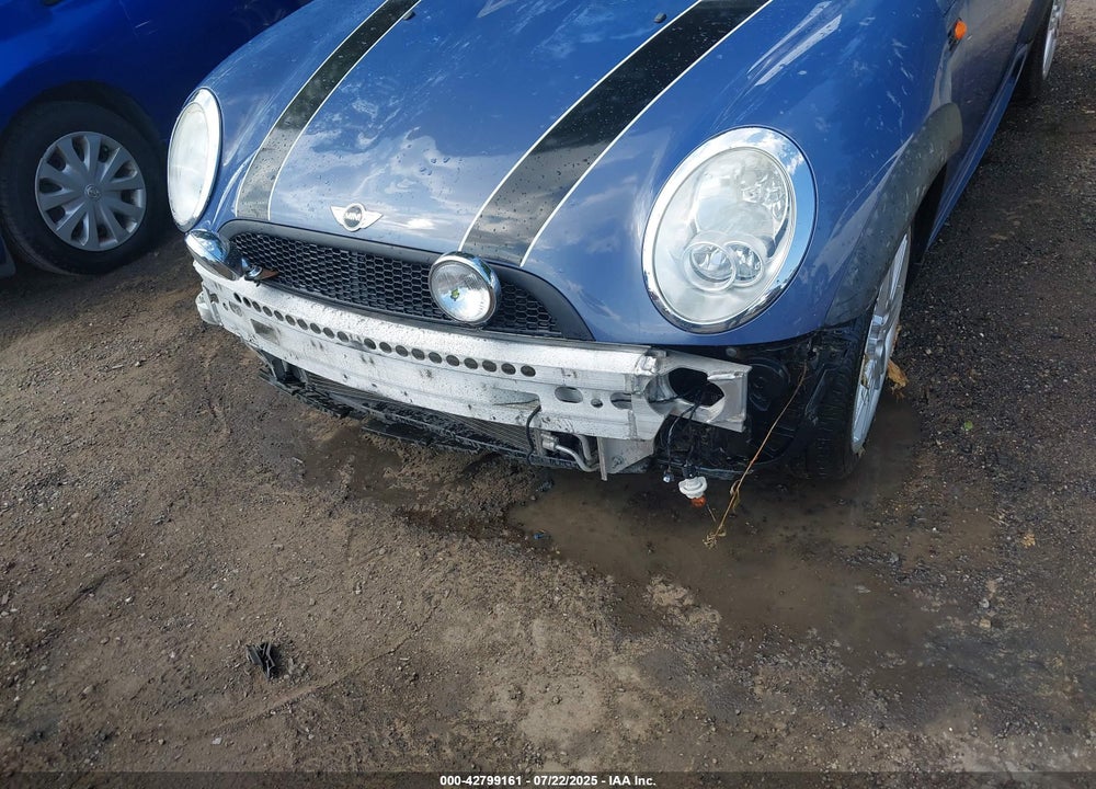 2006 MINI COOPER VIN: WMWRF33526TF63752