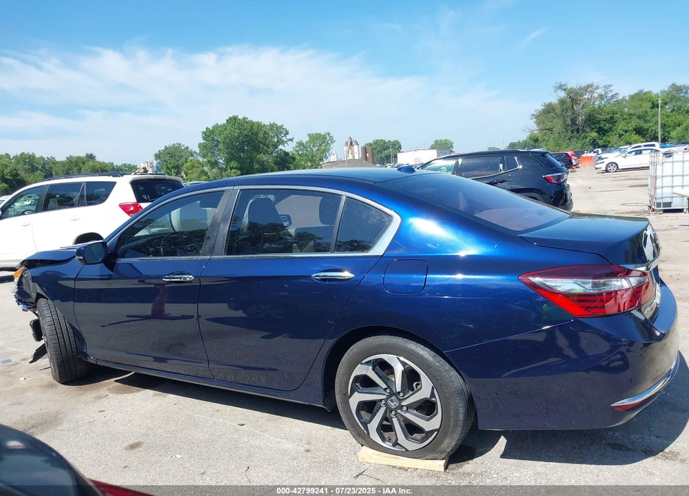 2017 HONDA ACCORD VIN: 1HGCR2F83HA101617