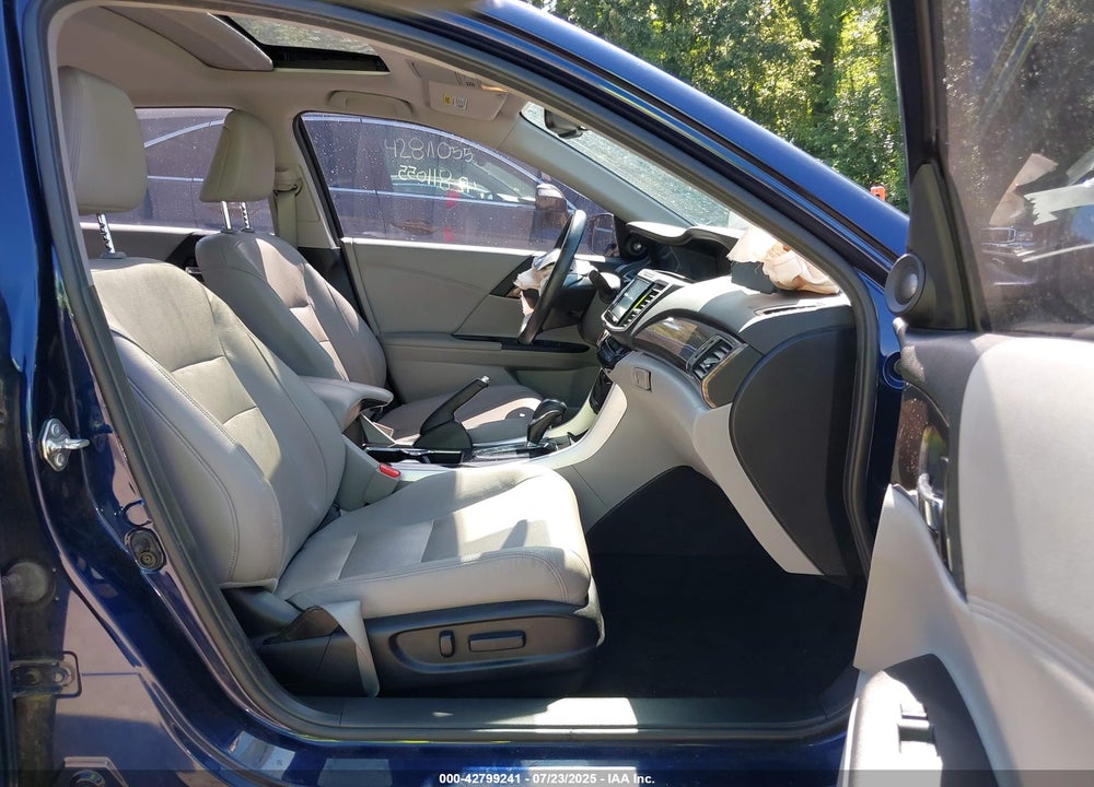 2017 HONDA ACCORD VIN: 1HGCR2F83HA101617
