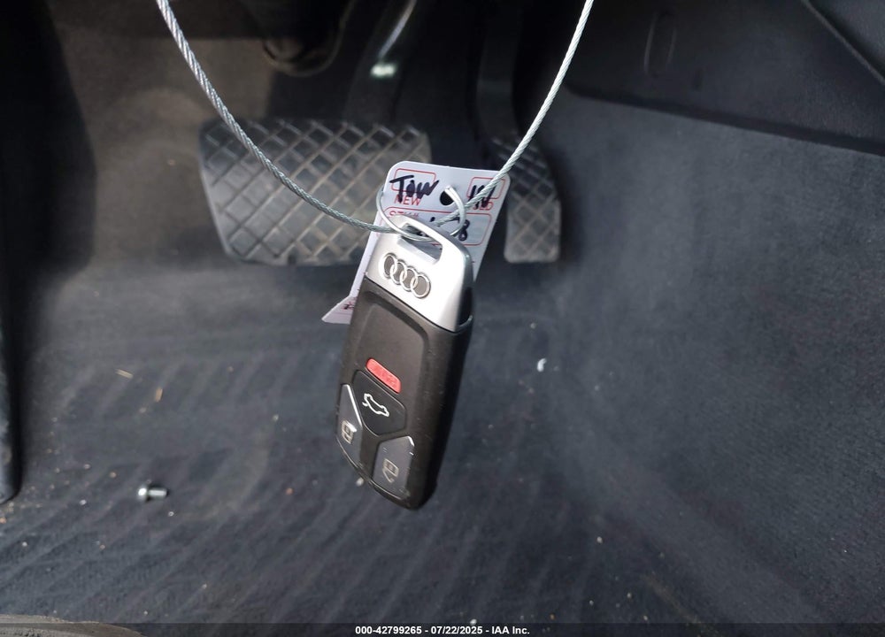2018 AUDI A4 VIN: WAUKMAF43JN019527