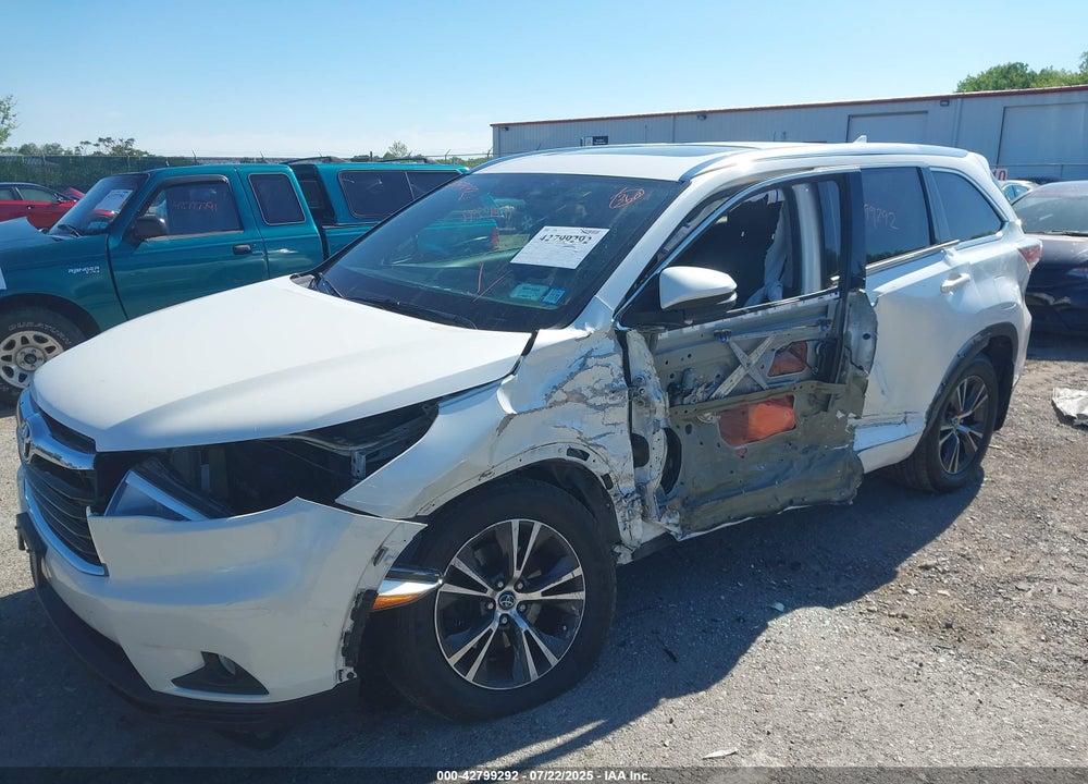 2016 TOYOTA HIGHLANDER VIN: 5TDJKRFH4GS319635